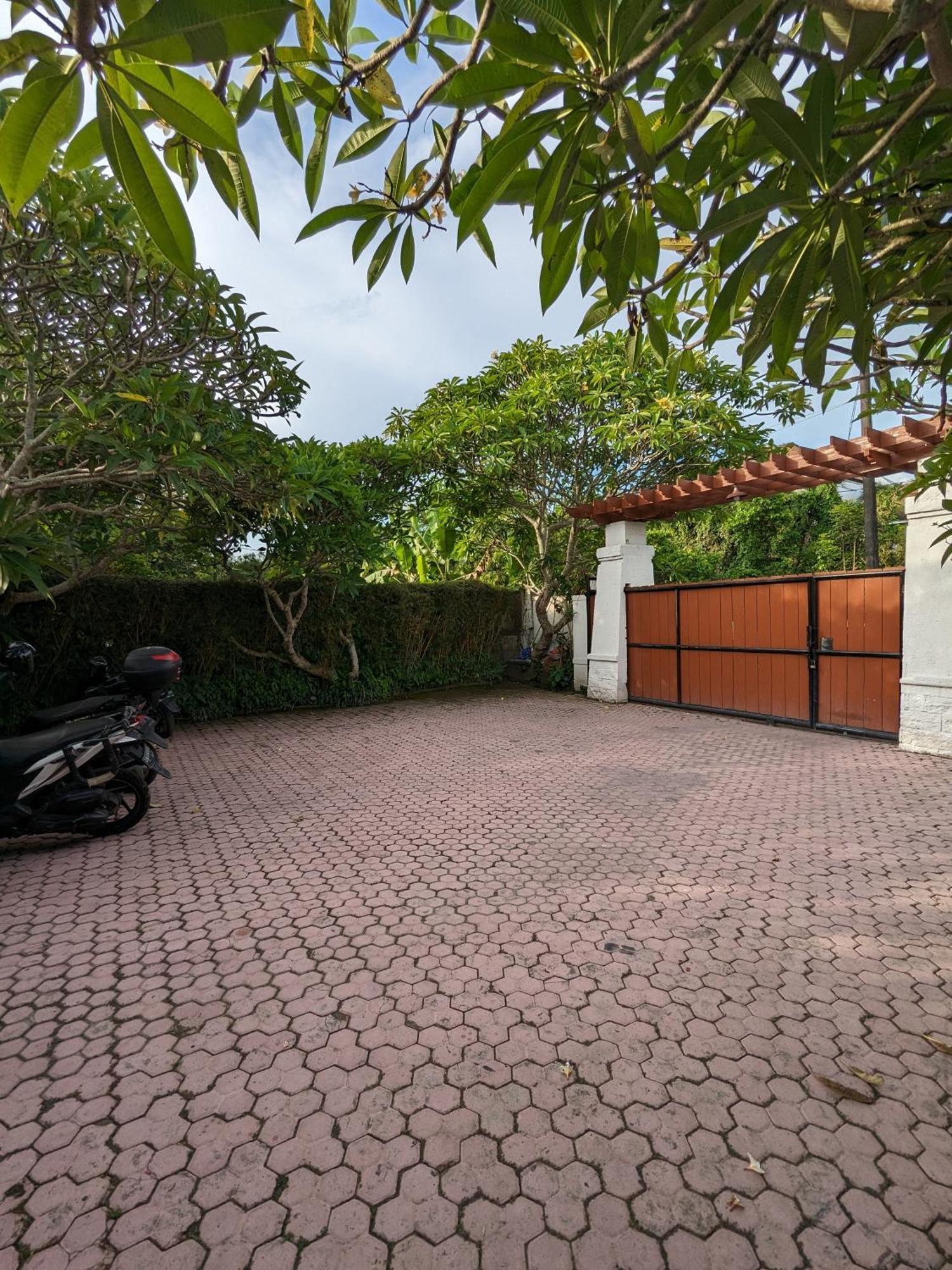 Kamayana, Peaceful & Quiet 6Br Villa With Huge Pool And Tropical Garden Canggu Екстериор снимка