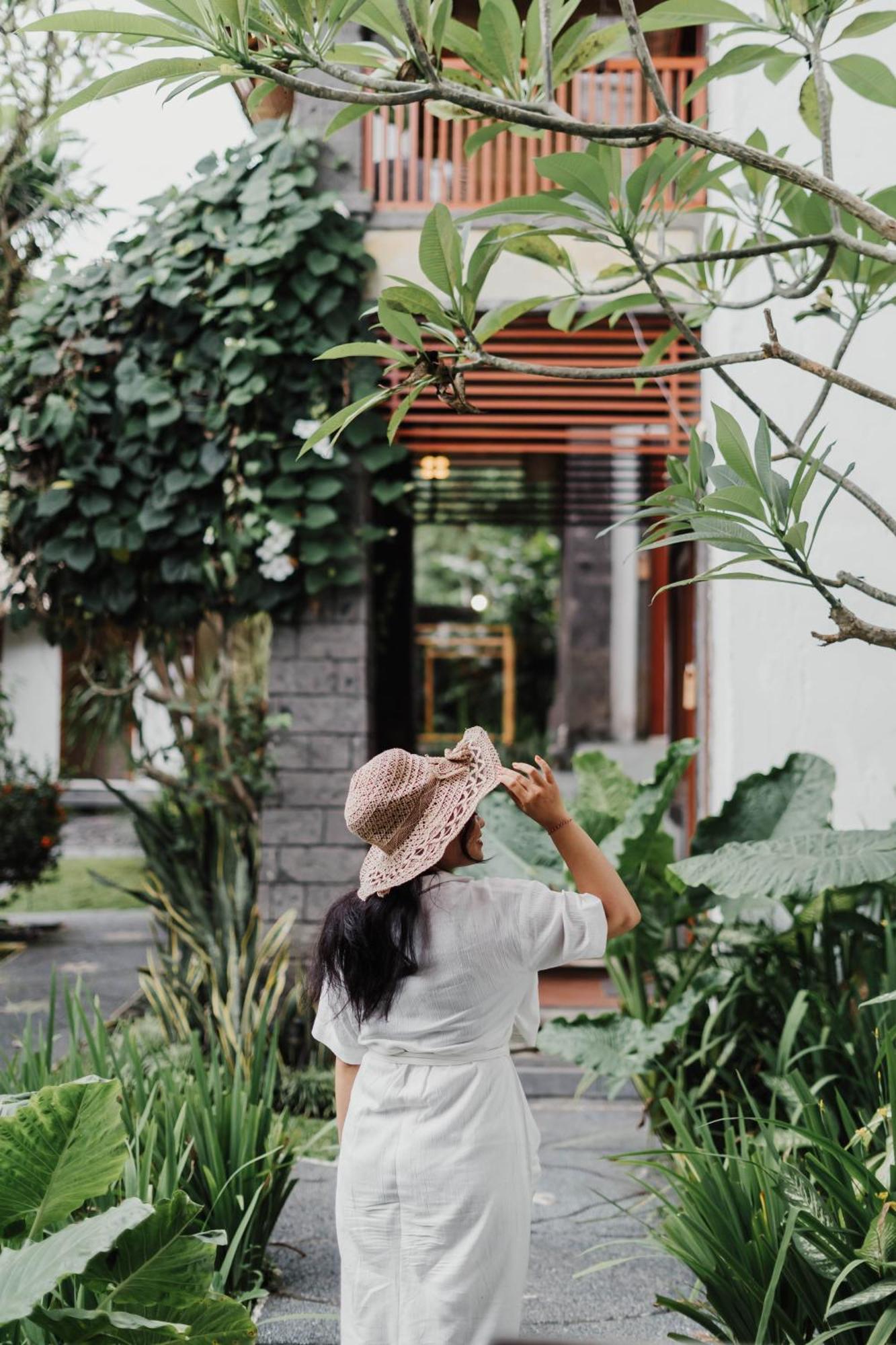 Kamayana, Peaceful & Quiet 6Br Villa With Huge Pool And Tropical Garden Canggu Екстериор снимка
